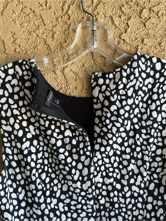 Ann Taylor Black & White Abstract Print Sleeveless Sheath Dress Size 6 9