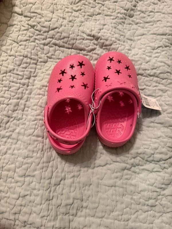 Girls Pink Glitter Croc-Inspired Clogs Size 7/8-NWT 3