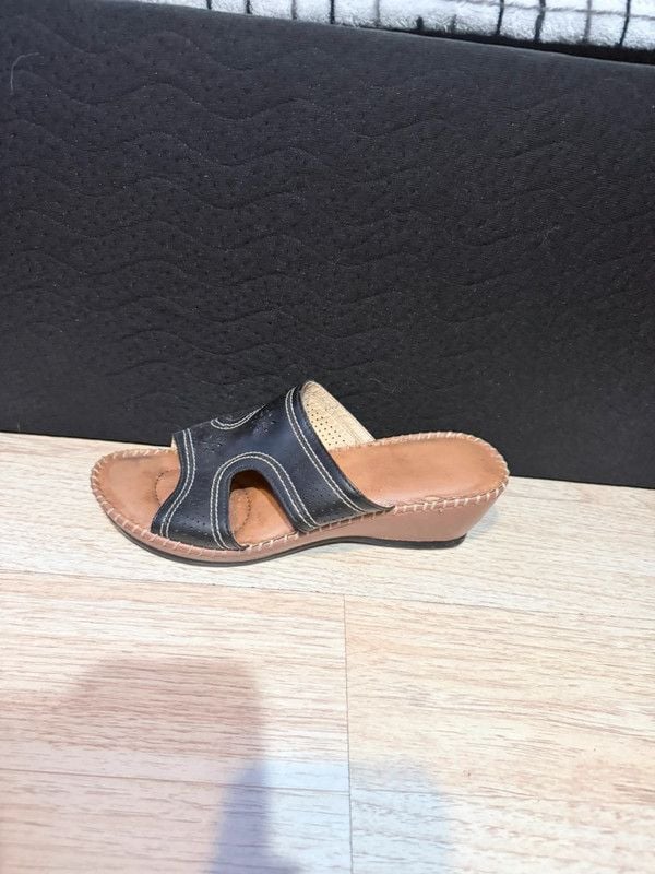 Comfort sandals 3