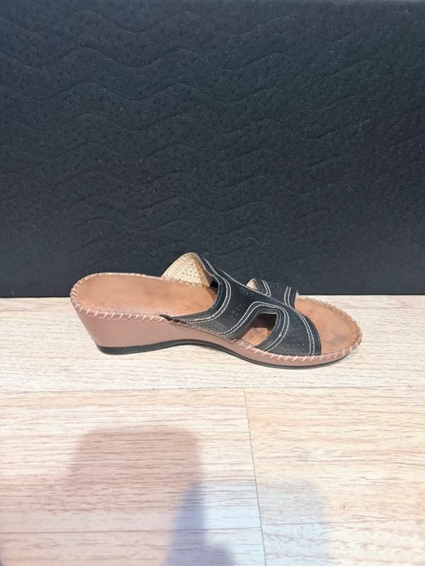 Comfort sandals 4