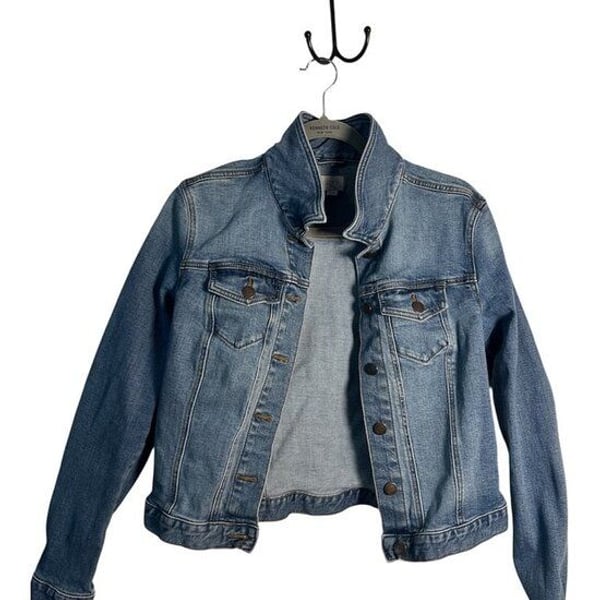 LOFT Outlet Denim Jean Jacket Boyfriend Fit Medium Wash M