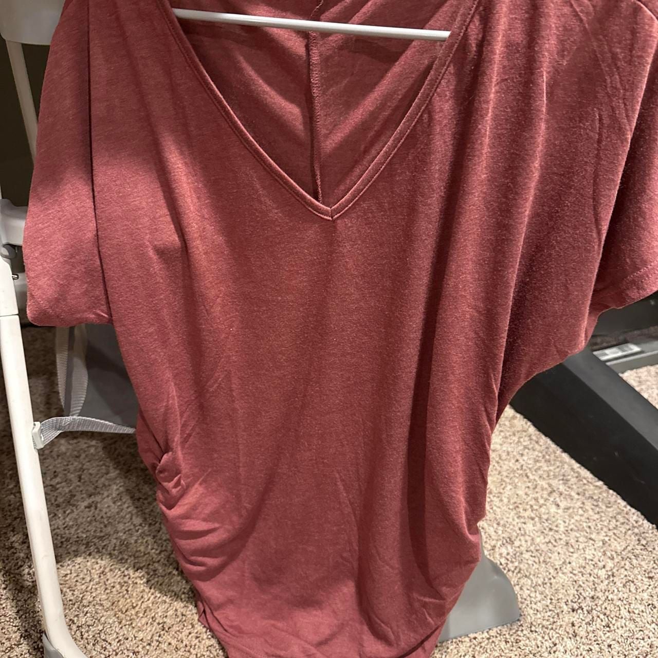 SHEIN V-Neck T-Shirt Size L Burgundy Short Sleeve Basic Top 2