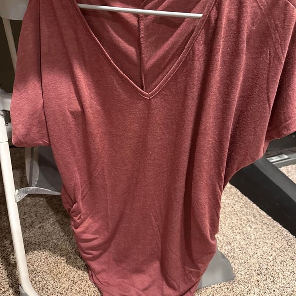 SHEIN V-Neck T-Shirt Size L Burgundy Short Sleeve Basic Top