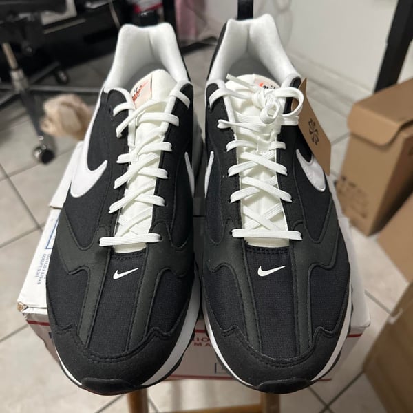 Nike Air Max Dawn Sneakers Black White