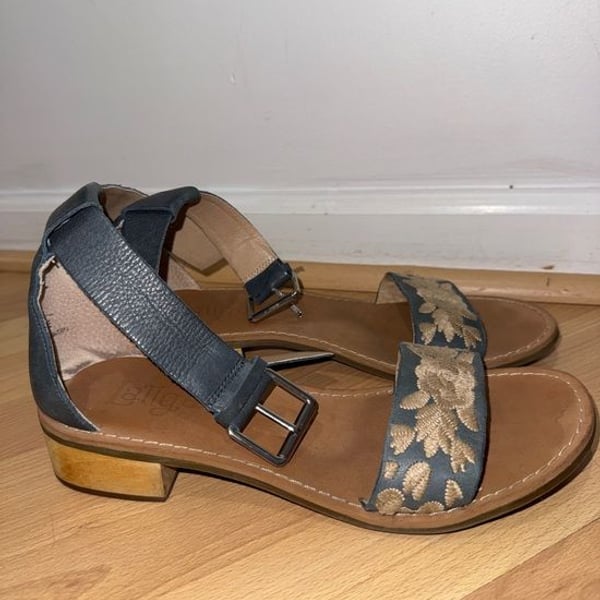 Ankle strap and leather block heel sandals