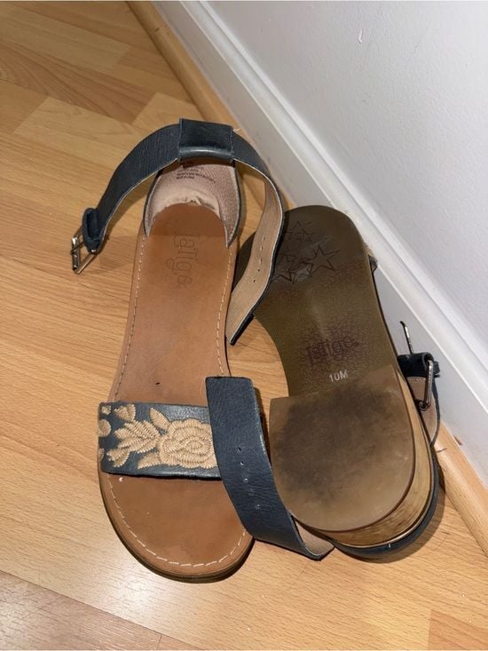 Ankle strap and leather block heel sandals 4