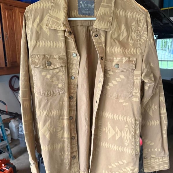 Natural Reflections Geometric Jacket Size L Tan Aztec Print Button Down