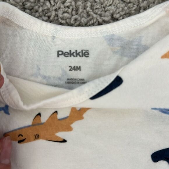 Pekkle Shark short sleeve Bodysuit boys Sz 24 months 3
