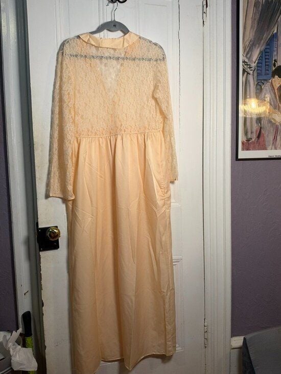 Vintage Barbizon Peach Satin Lace Peignoir Robe Duster Button Front Maxi Size M 5