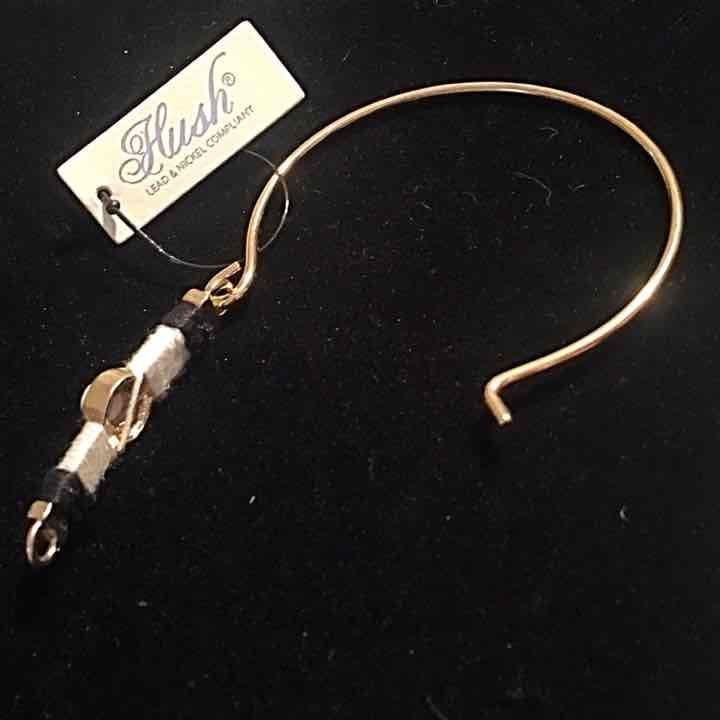 Gold Tone Threaded Bar & Stone Latch Bangle Bracelet- White & Black 5