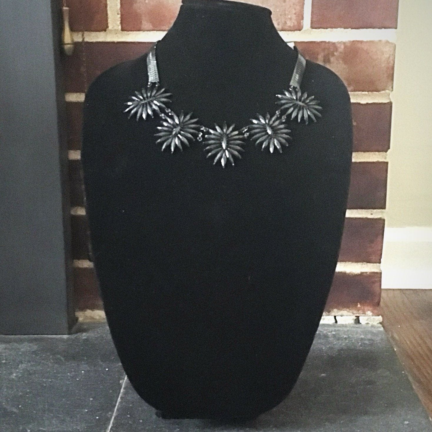 Floral Statement Necklace Set- Black 6