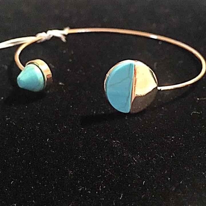 Dainty Gold Circle Cuff- Turquoise Howlite 3