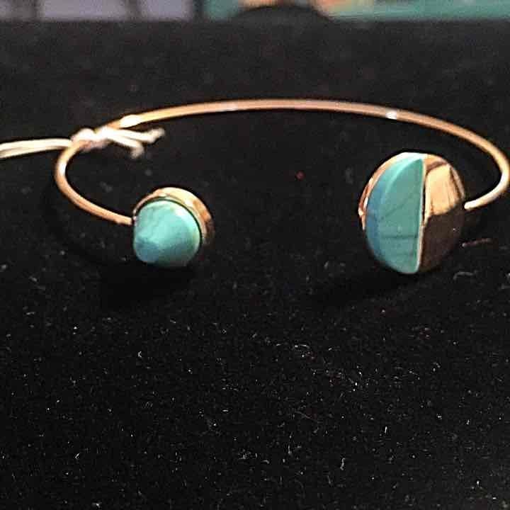 Dainty Gold Circle Cuff- Turquoise Howlite 5