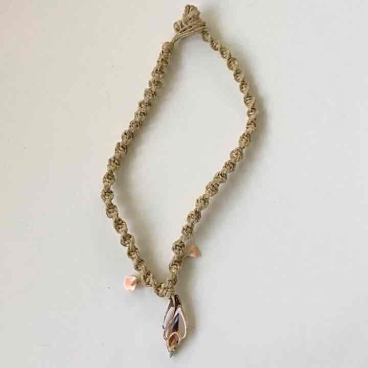 Shell Pendant Hemp Necklace 5