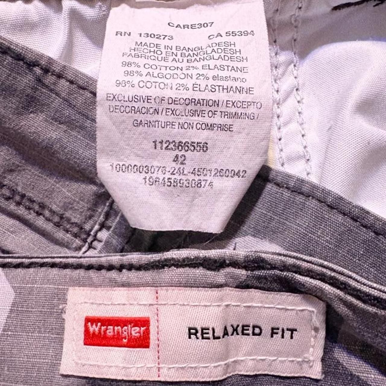 Wrangler Relaxed Fit Cargo Shorts Size 42 Grey Camo 5