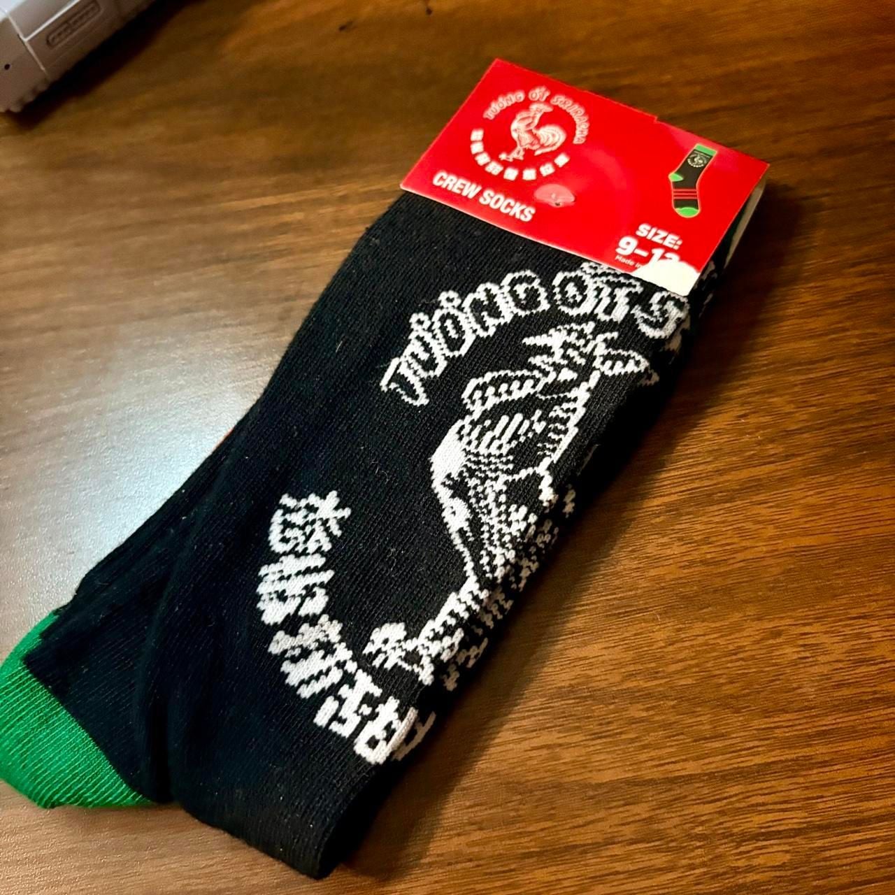 Sriracha Rooster Crew Socks Size 9-12 Black Green 1