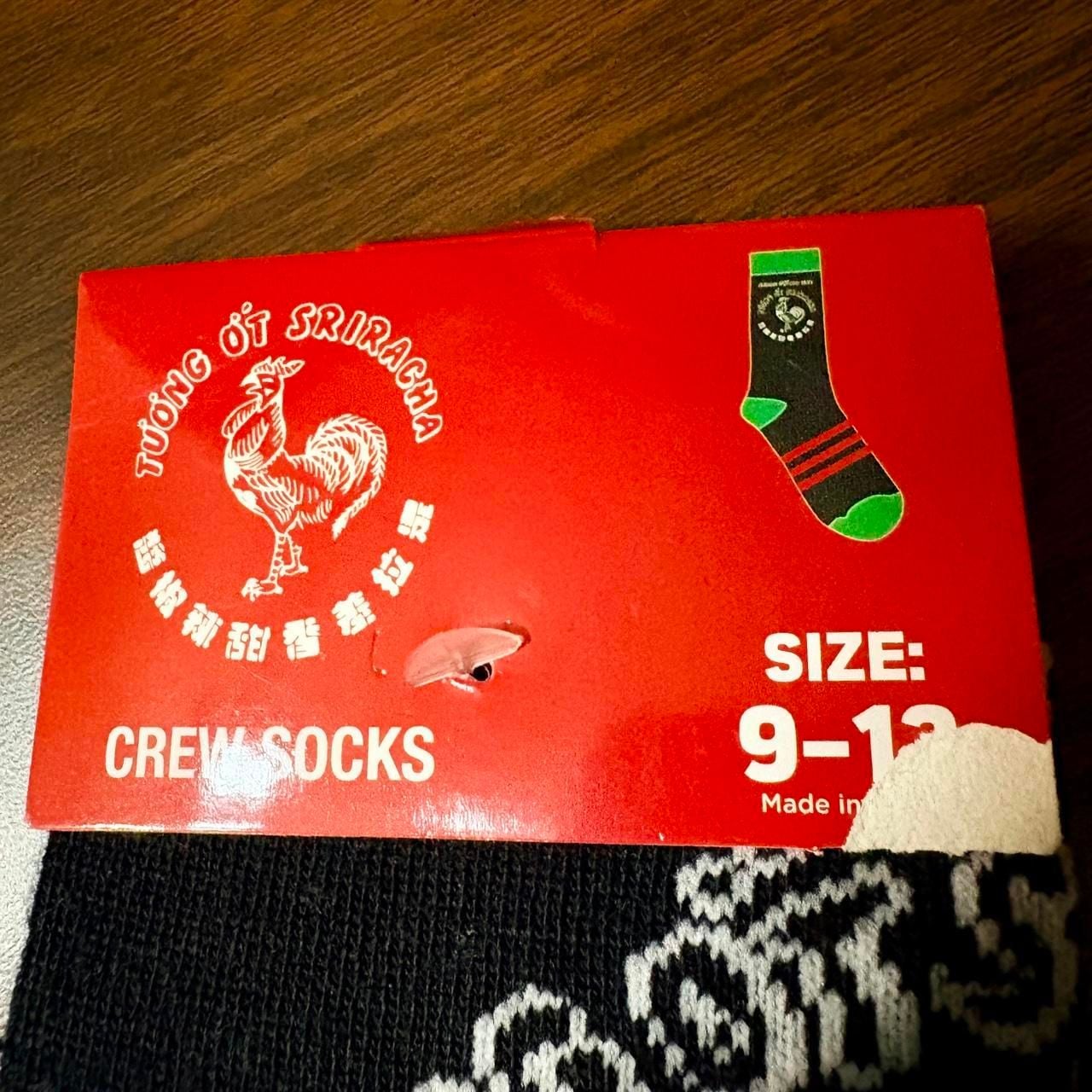 Sriracha Rooster Crew Socks Size 9-12 Black Green 2
