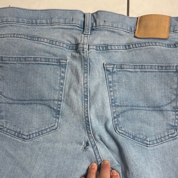 Hollister Light Blue Men's Slim Straight Jeans 32x30 has tear on the back 7