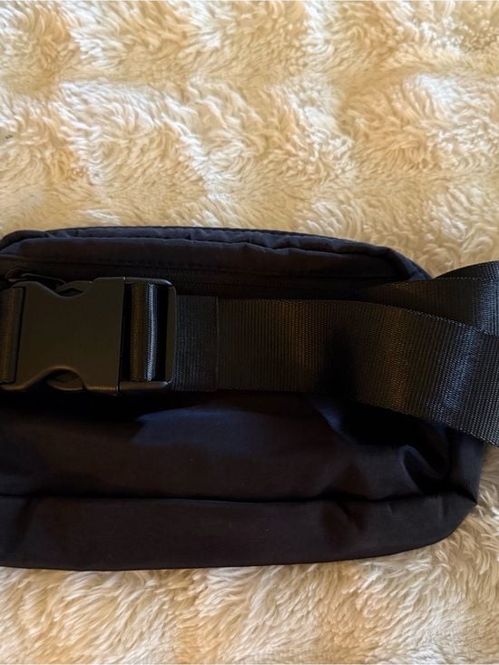Black Buc-ees Belt Bag with Adjustable Strap like Lululemon 3