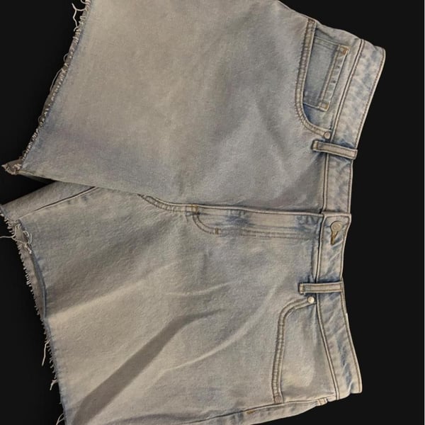 PINK Victoria's Secret Denim Cutoff Shorts Size 16 Light Wash NWT