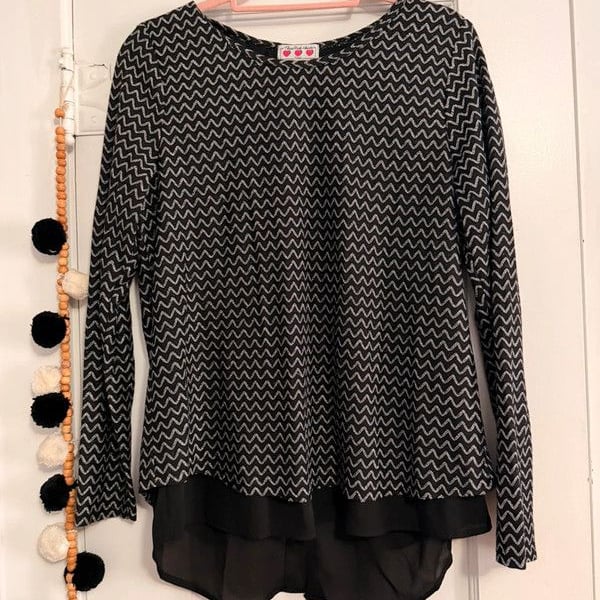 Three Pink Hearts Black Sparkly Silver Button Back Top Size L
