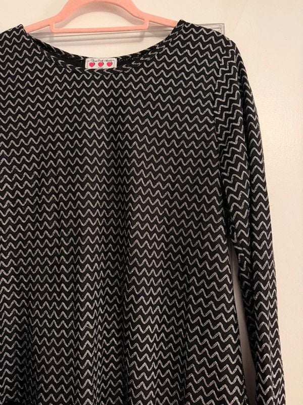 Three Pink Hearts Black Sparkly Silver Button Back Top Size L 3