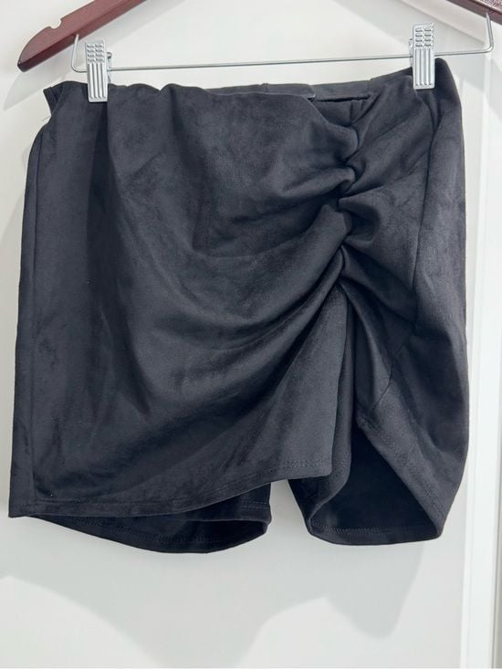 Lucky & Blessed Black Wrap Skorts - - NWT - Size M 3