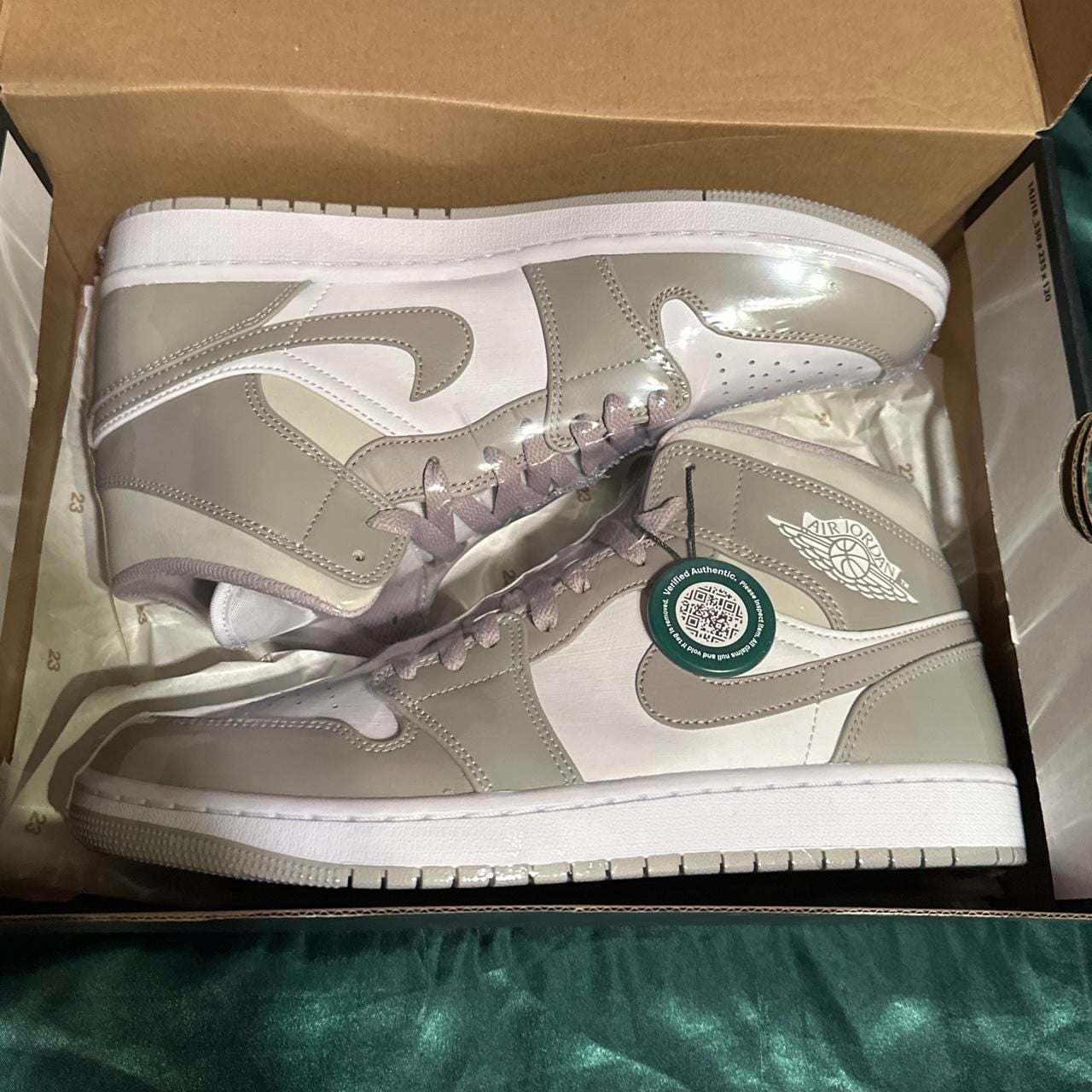 Nike Air Jordan 1 Mid Size 9.5 College Grey Light Bone White 3