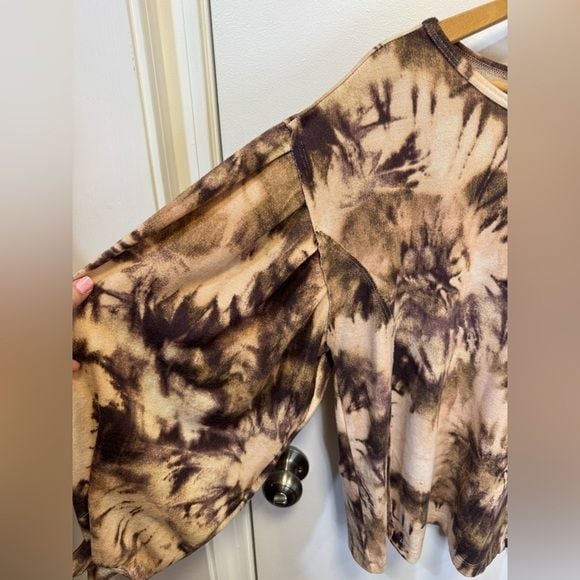 Zac & Rachel women’s brown tie dye oversized top with balloon sleeve size smalll 8