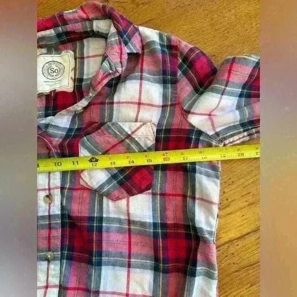 SO authentic American Heritage women’s plaid button up long sleeve shirt size M 13