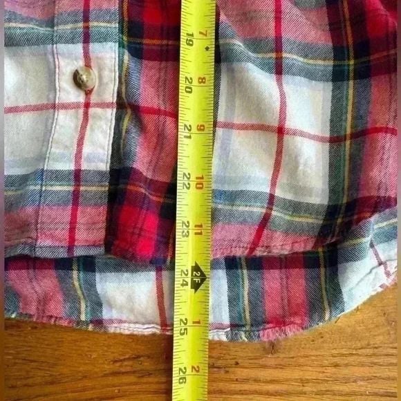 SO authentic American Heritage women’s plaid button up long sleeve shirt size M 15