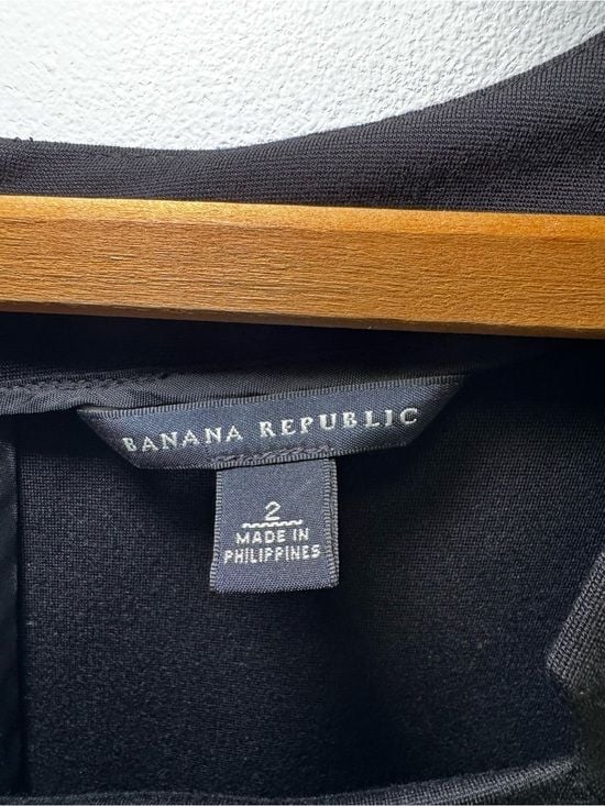 Banana Republic Black Short-Sleeve Sheath Dress 6