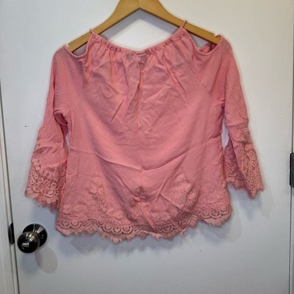 New York & Company Pink Bell Sleeve Blouse with Tie Front Lace Hem Size Small 6