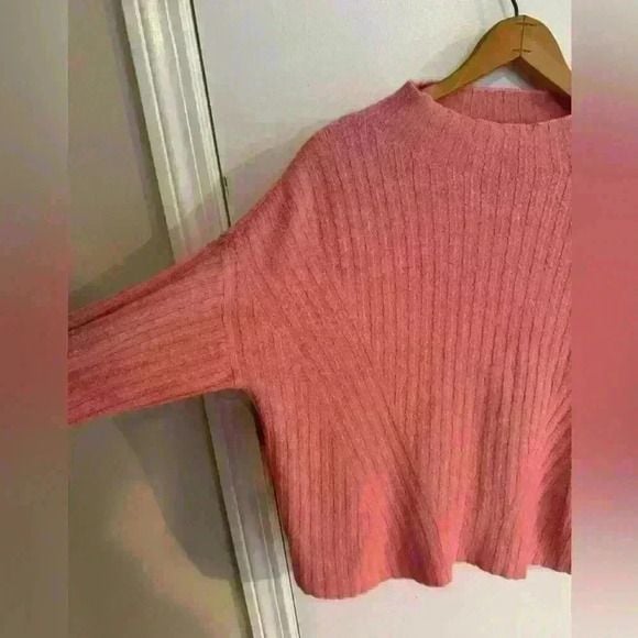 Women’s cozy pink knit pullover sweater by Old Navy size medium 4