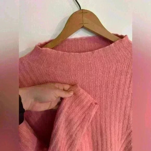 Women’s cozy pink knit pullover sweater by Old Navy size medium 5