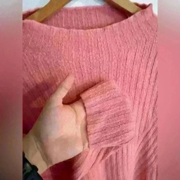 Women’s cozy pink knit pullover sweater by Old Navy size medium 6
