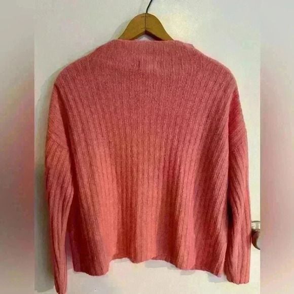 Women’s cozy pink knit pullover sweater by Old Navy size medium 10