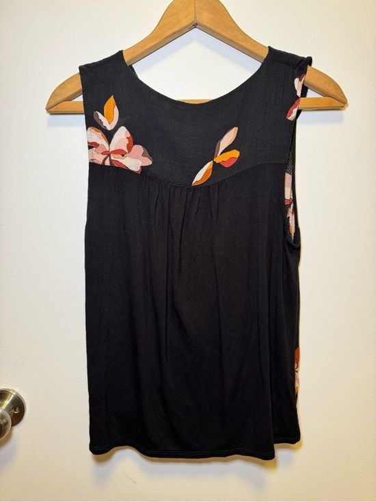 a new day Black Floral Ruffle V-Neck Sleeveless Camisole 4