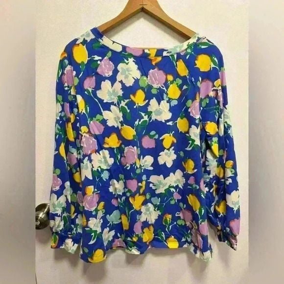 Isaac Mizrahi Live! Women’s floral print long sleeve shirt with boat-neck size M 2