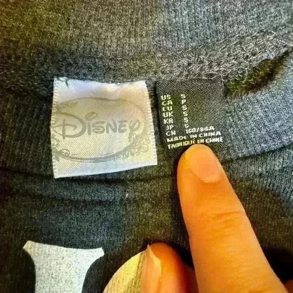 Alice in wonderland Disney brand dark grey sweatshirt size small 4