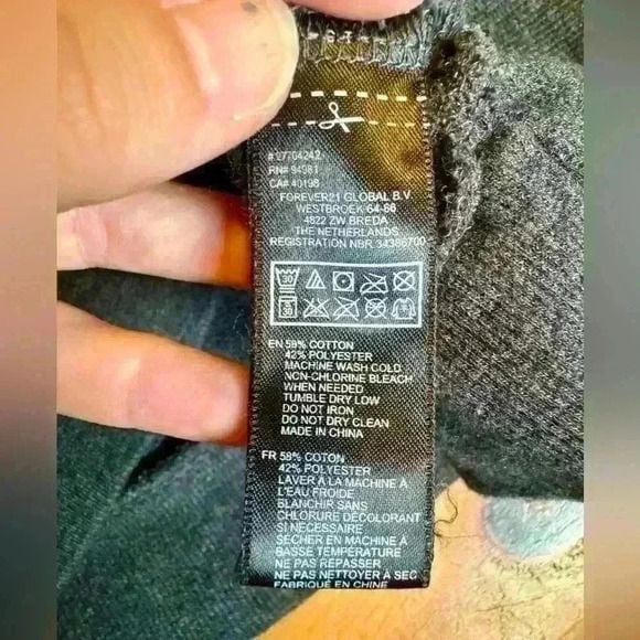 Alice in wonderland Disney brand dark grey sweatshirt size small 5