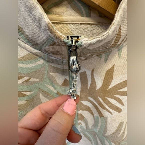 Life Integrity Earth women quarter zip oversized sweatshirt floral beige size m 10
