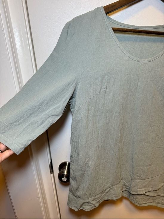 Relaxed Scoop Neck Layered Hem Tunic - Sage Green 100% Cotton Size Medium 3