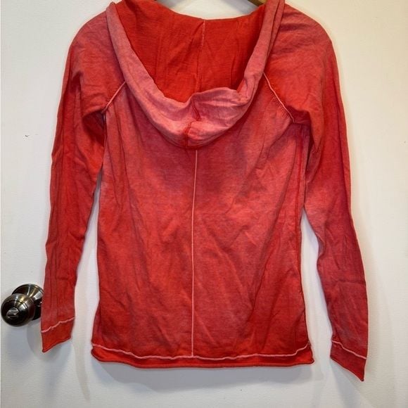 Tommy Bahama Pink Fitted Hooded Light Sweatshirt With Crew Neck Women’s Size XS 3