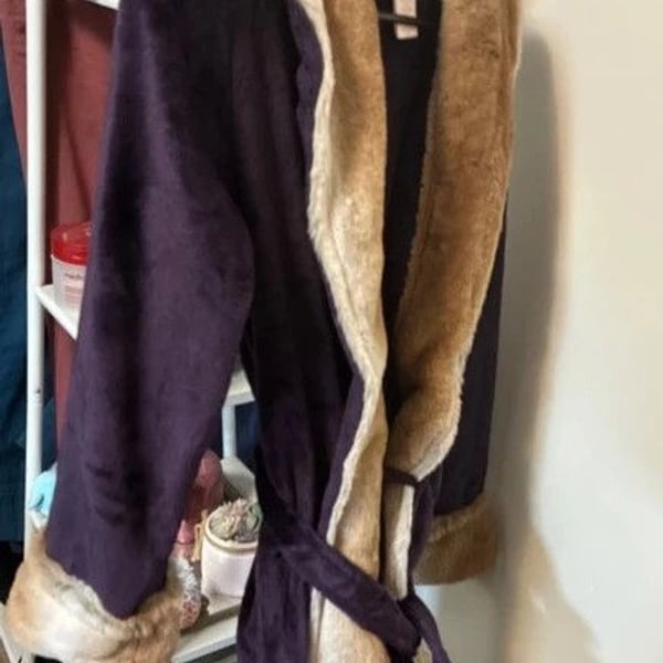 Women’s nwt small purple brown faux fur fleece robe secret treasure