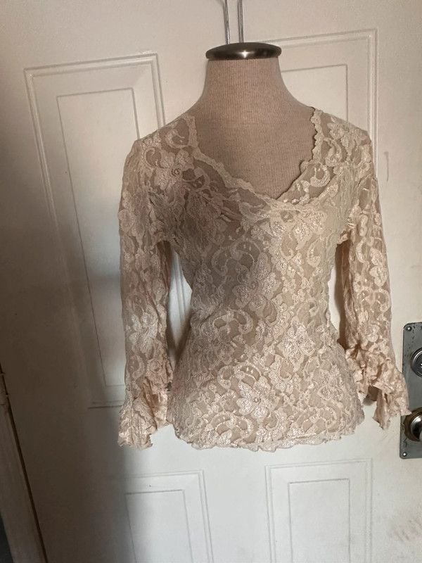 Floral lace long-sleeve 2