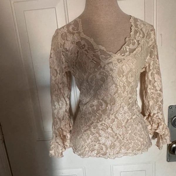 Floral lace long-sleeve
