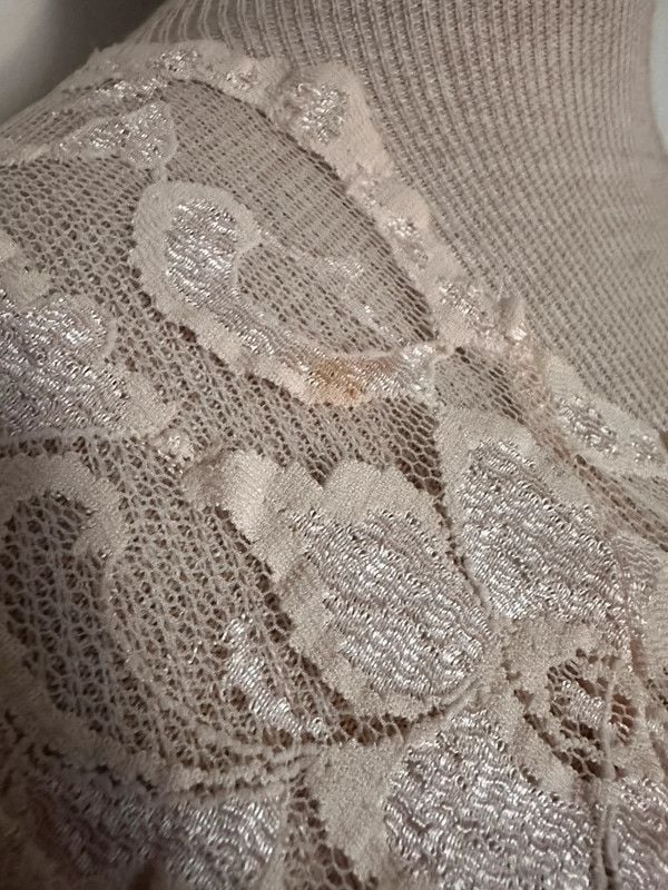 Floral lace long-sleeve 4