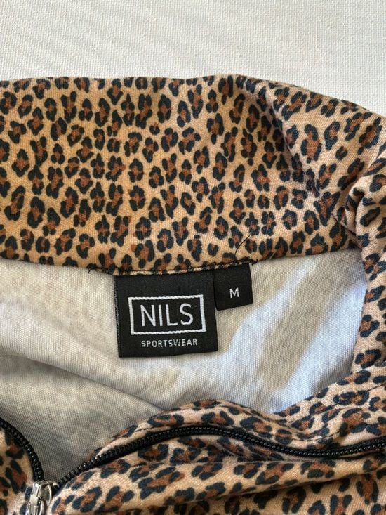 NILS Sportswear Women’s Leopard Print Quarter Zip Pullover Top Size Medium 16
