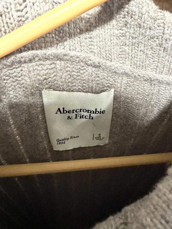 Abercrombie $ Fitch 6